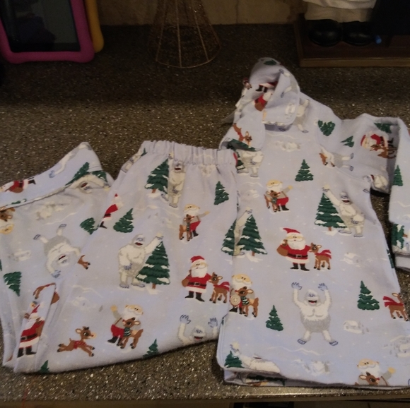 Pottery Barn Kids Other - Size 4 Pottery Barn Kids Rudolph pajamas Pottery Barn Kids Other - Size 4 Pottery Barn Kids Rudolph pajamas